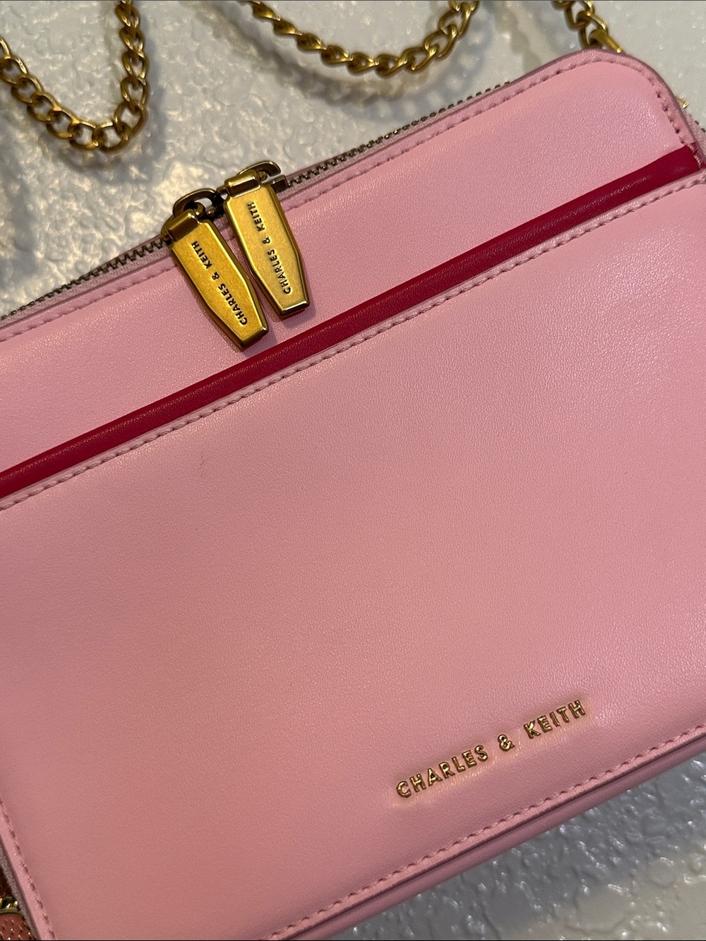Charles & Keith Pink Crossbody with Gold Chain Boxy Crossbody GUC